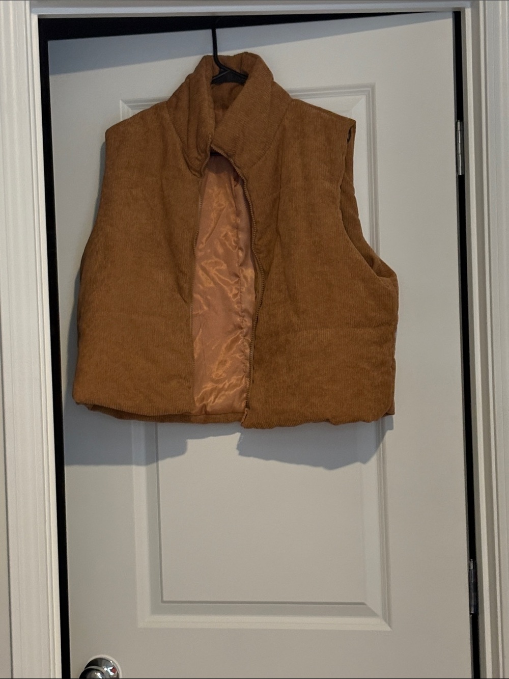 Cropped Corduroy Puffer Vest in Camel